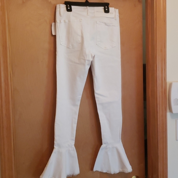 FRAME  sz 28(US 6) white denim flare crop … - Picture 3 of 5